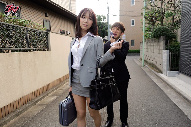 Японскую жену перед мужем. Mayumi Harukaze. DASD. DASD-650. Приставания на улице к японским женщинам.